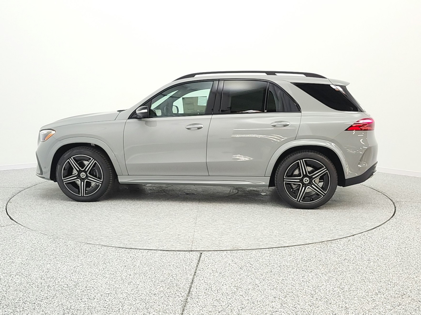 New 2026 MANUFAKTUR Alpine Grey Mercedes-Benz GLE 450 image 8