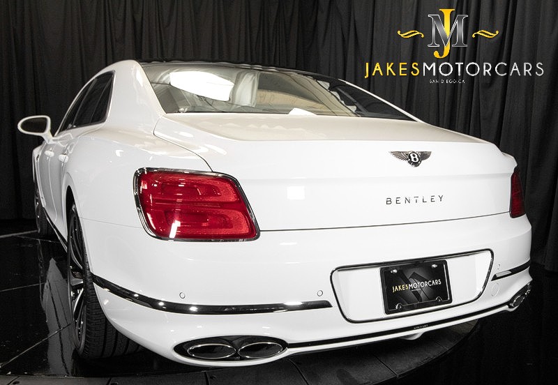 2024 Bentley Flying Spur AZURE V8 ($281,935 MSRP) *MULLINER* *ONLY 970 MILES* in , 