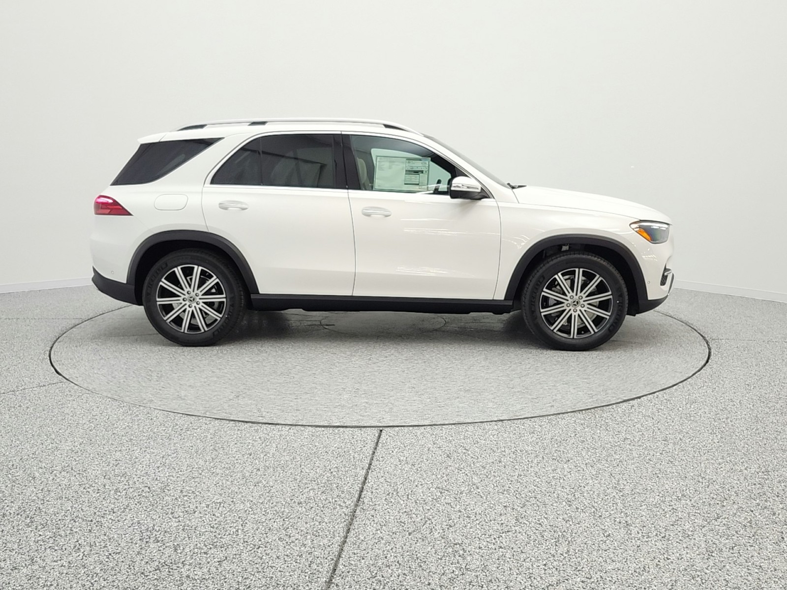 New 2026 Polar White Mercedes-Benz GLE 350 image 4