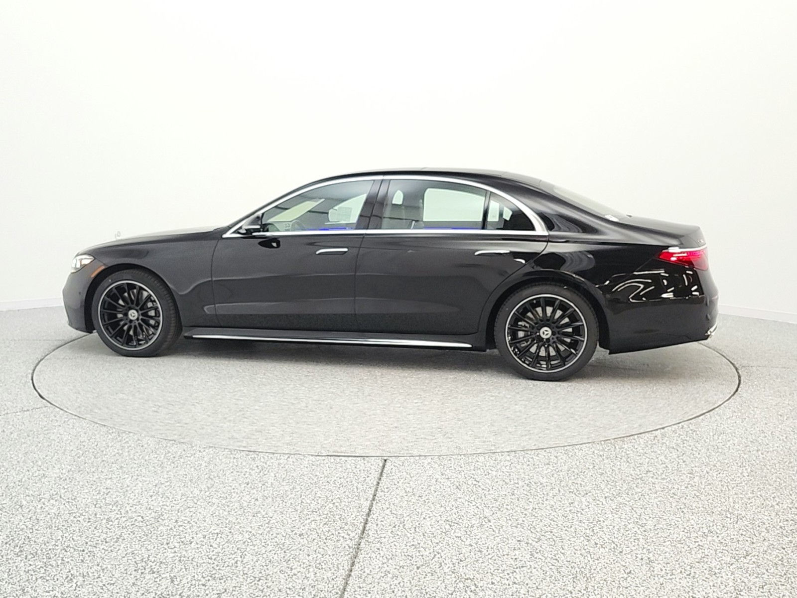 New 2026 Obsidian Black Metallic Mercedes-Benz S 580 image 8