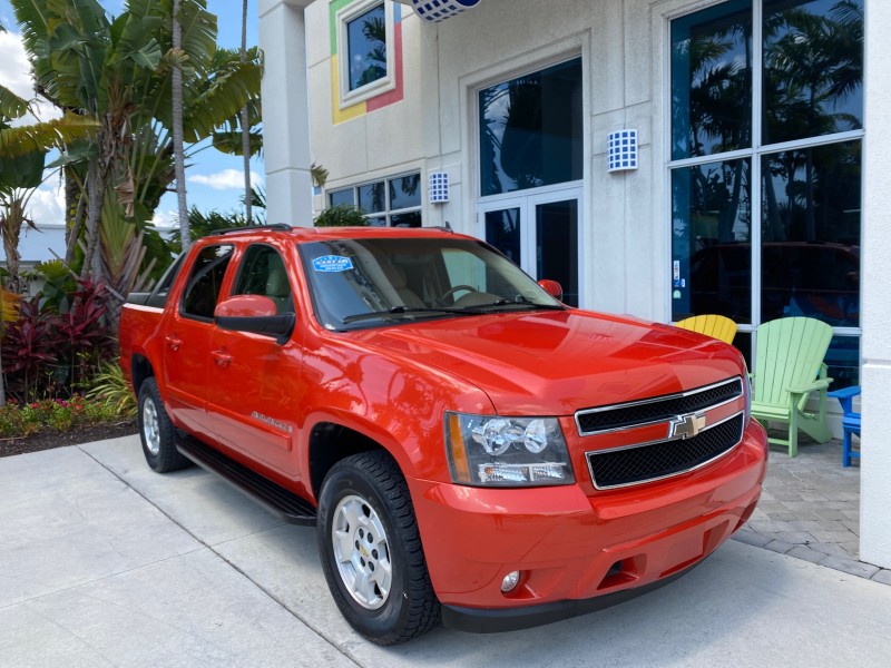 2009 Chevrolet Avalanche LT PU LOW MILES 58,696 in ,