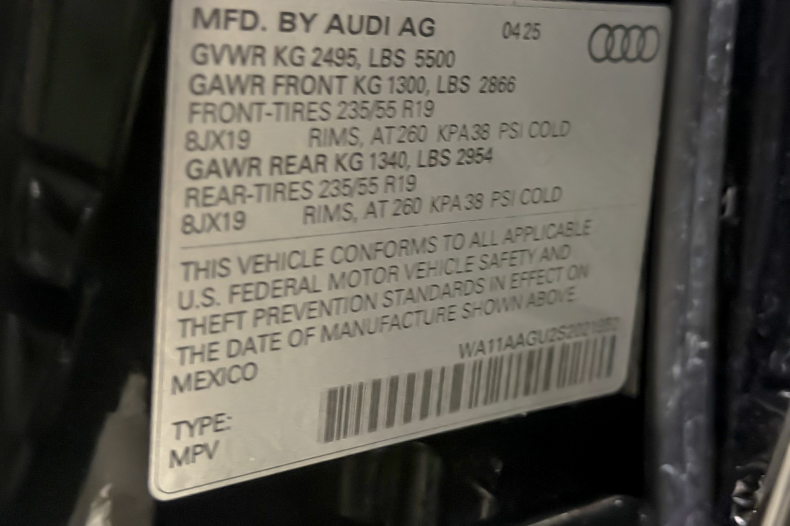 Used 2025 Mythos Black Metallic Audi Premium 2.0 TFSI quattro image 28