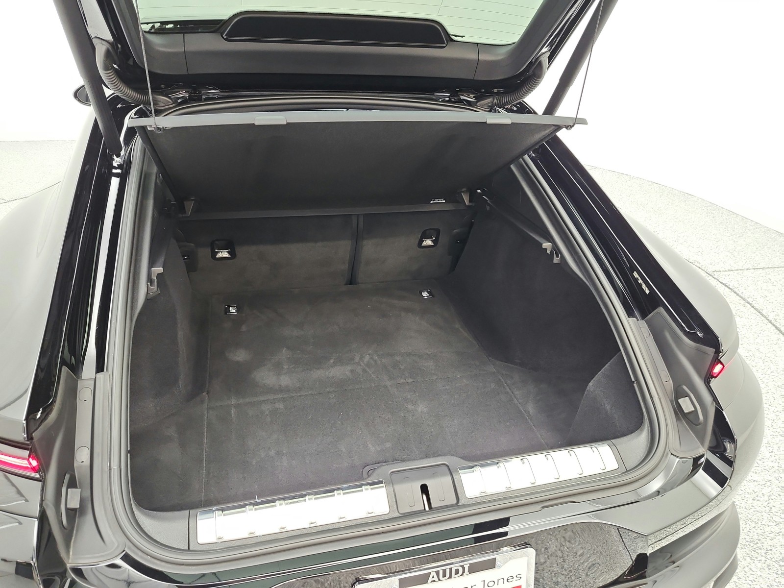 Used 2025 Black Porsche RWD image 21