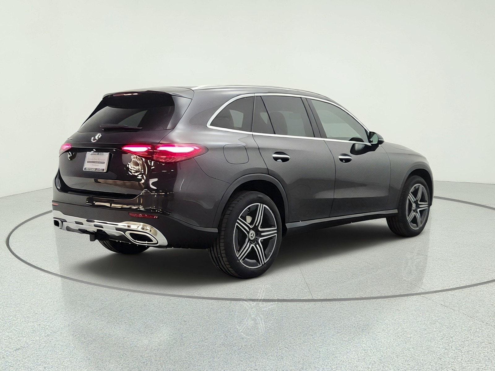 New 2027 Graphite Grey Metallic Mercedes-Benz GLC 300 SUV image 5