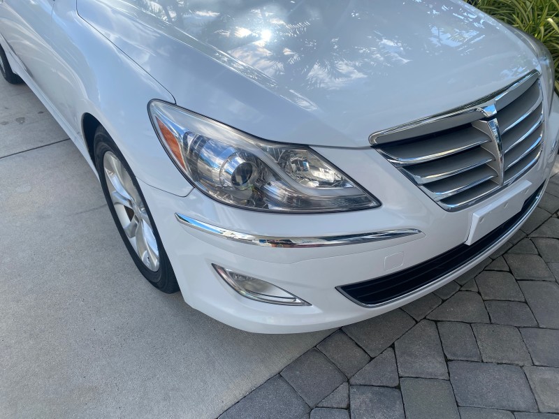 2013 Hyundai Genesis 3.8L LOW MILES 33,576 in , 