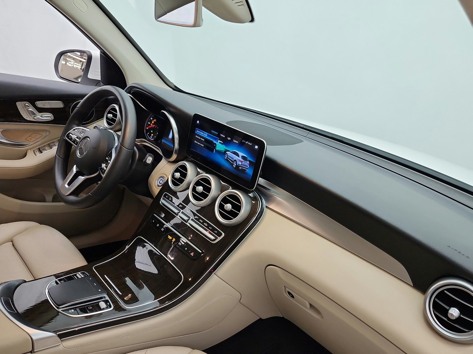 Used 2020 Polar White Mercedes-Benz GLC 300 4MATIC® SUV image 18