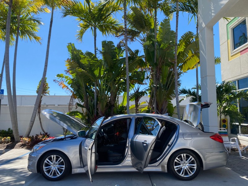 2012 Hyundai Genesis 3.8L SUNROOF PREM PKG in , 