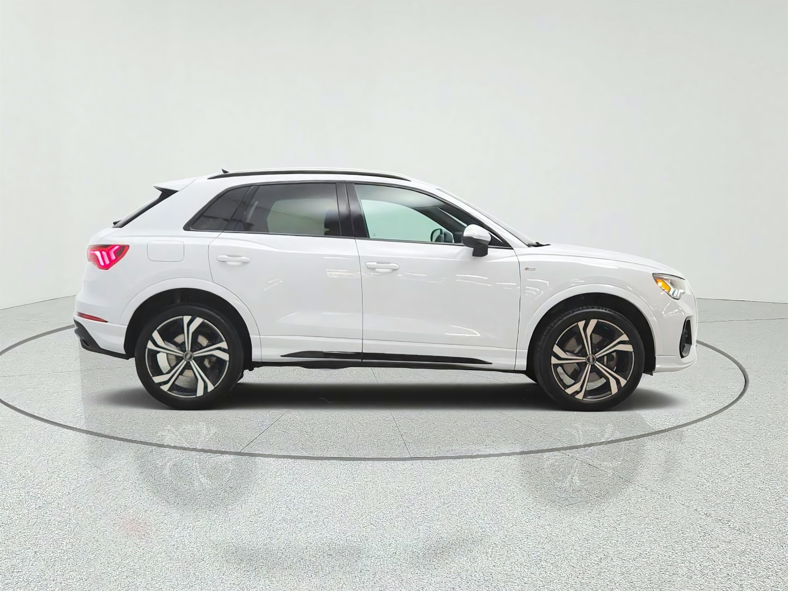 Used 2023 Glacier White Metallic Audi S line Premium Plus image 4