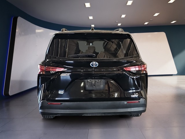 2021 Toyota Sienna LE 4