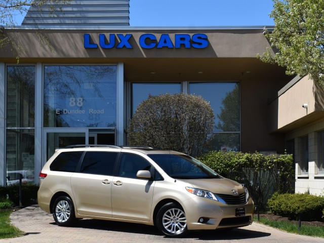 2011 Toyota Sienna One Owner Leather 8 Passenger Moonroof Rear View C 1
