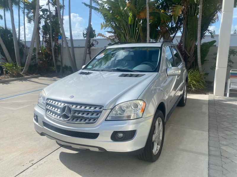 2008 Mercedes-Benz M-Class 3.5L 1 OWNER LOW MILES 48,493 in , 