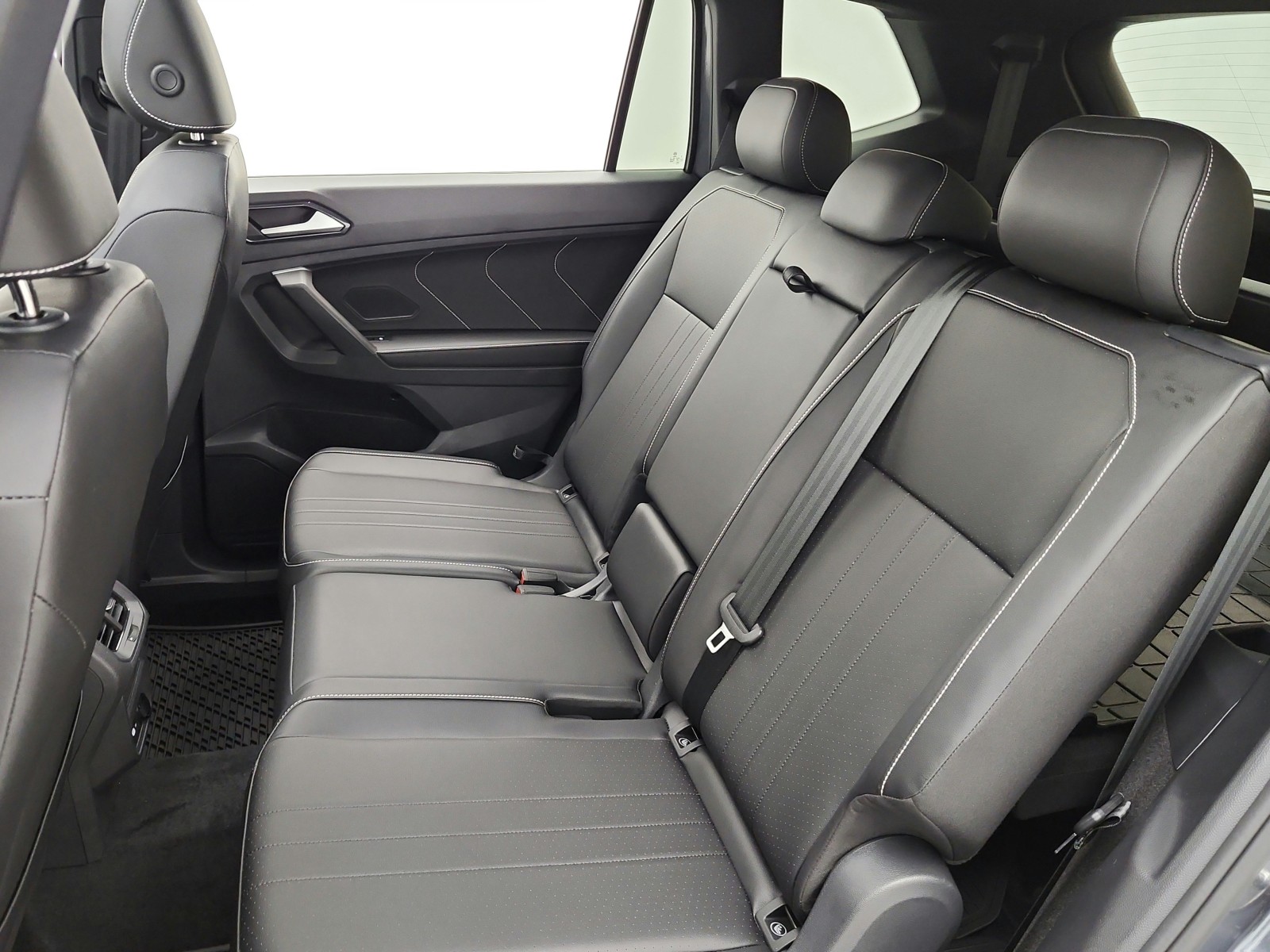 Used 2024 Platinum Gray Metallic Volkswagen 2.0T SE R-Line Black FWD image 20