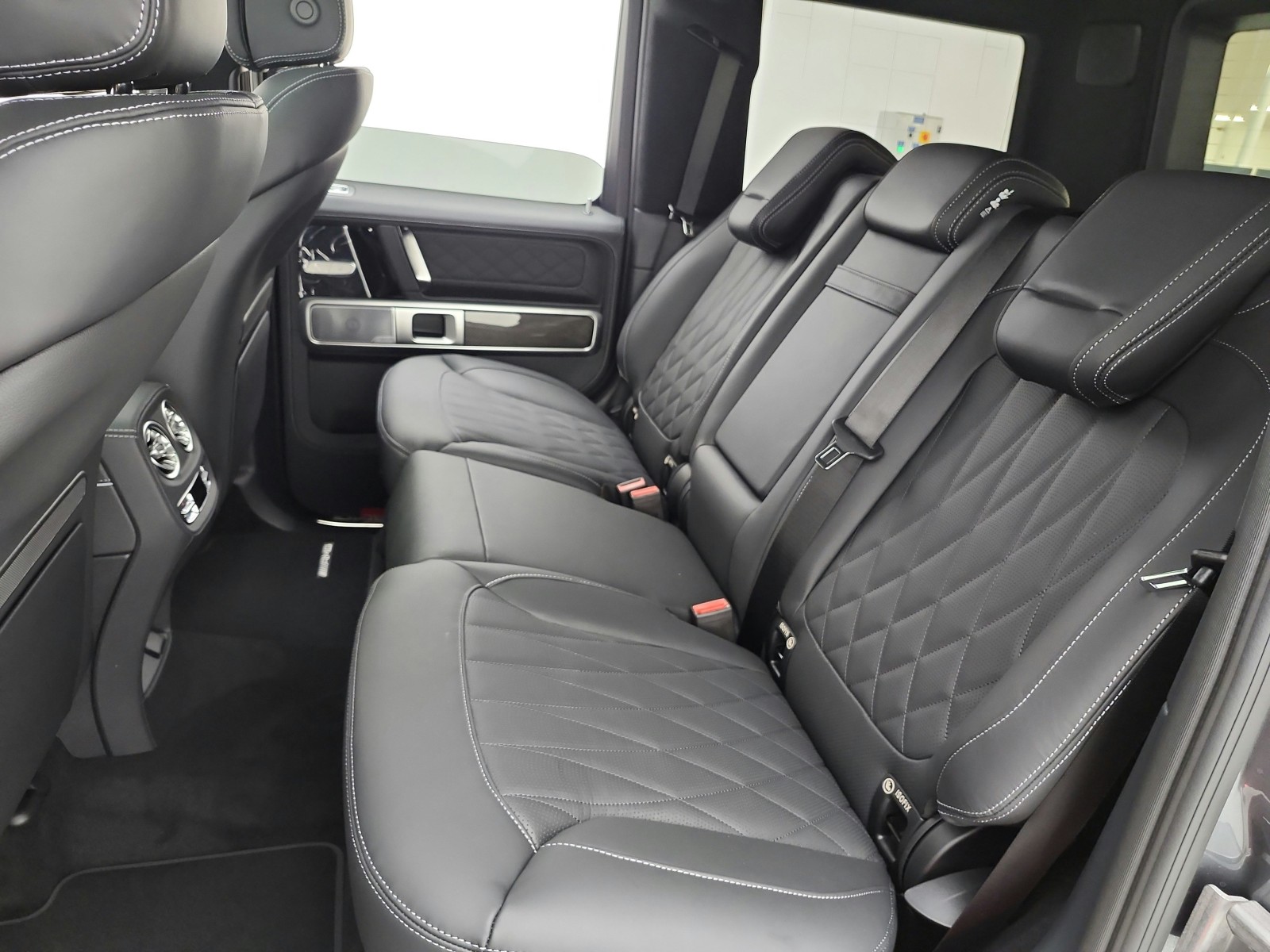 New 2027 Selenite Grey Metallic Mercedes-Benz AMG® G 63 SUV image 11