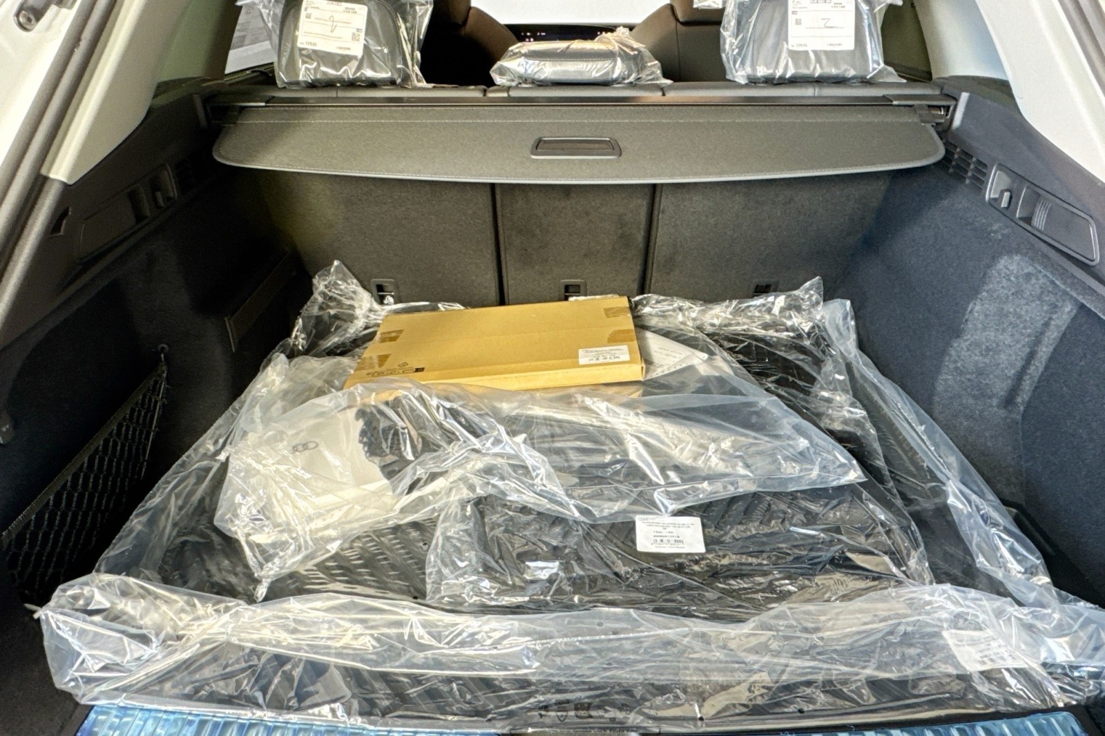 New 2025 Glacier White Metallic Audi Premium Plus 2.0 TFSI quattro image 23