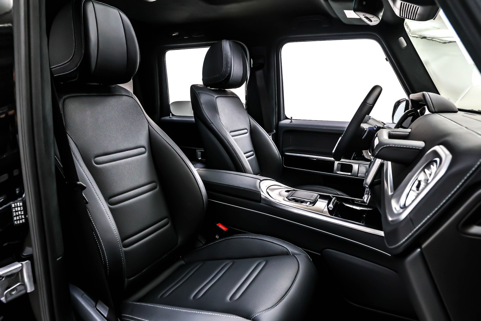 Certified Used 2025 Obsidian Black Metallic Mercedes-Benz G 550 SUV image 7
