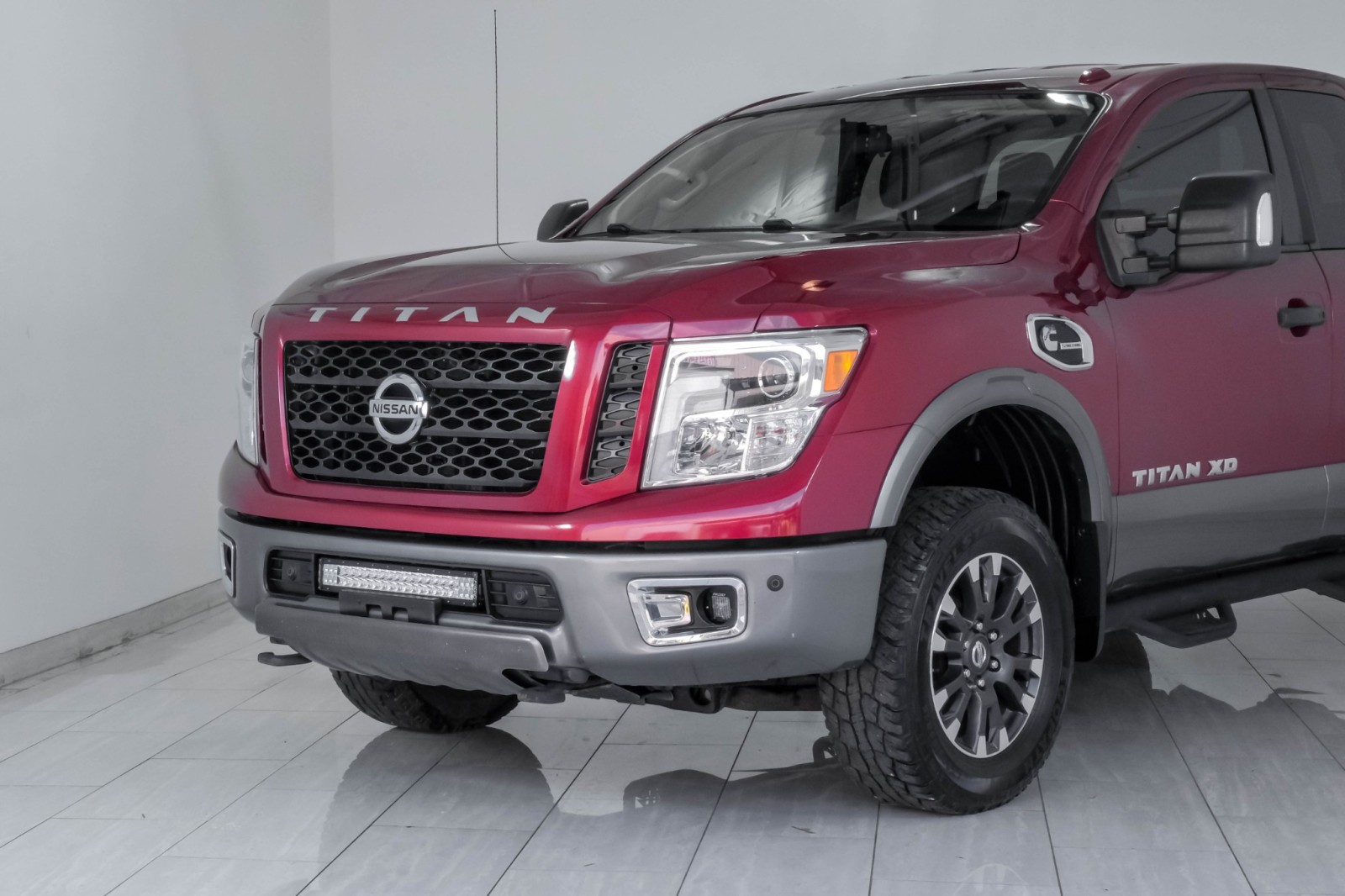 2017 Nissan Titan XD PRO-4X EXTENDED CAB 4WD AUTOMATIC BLIND SPOT ASSIS 7