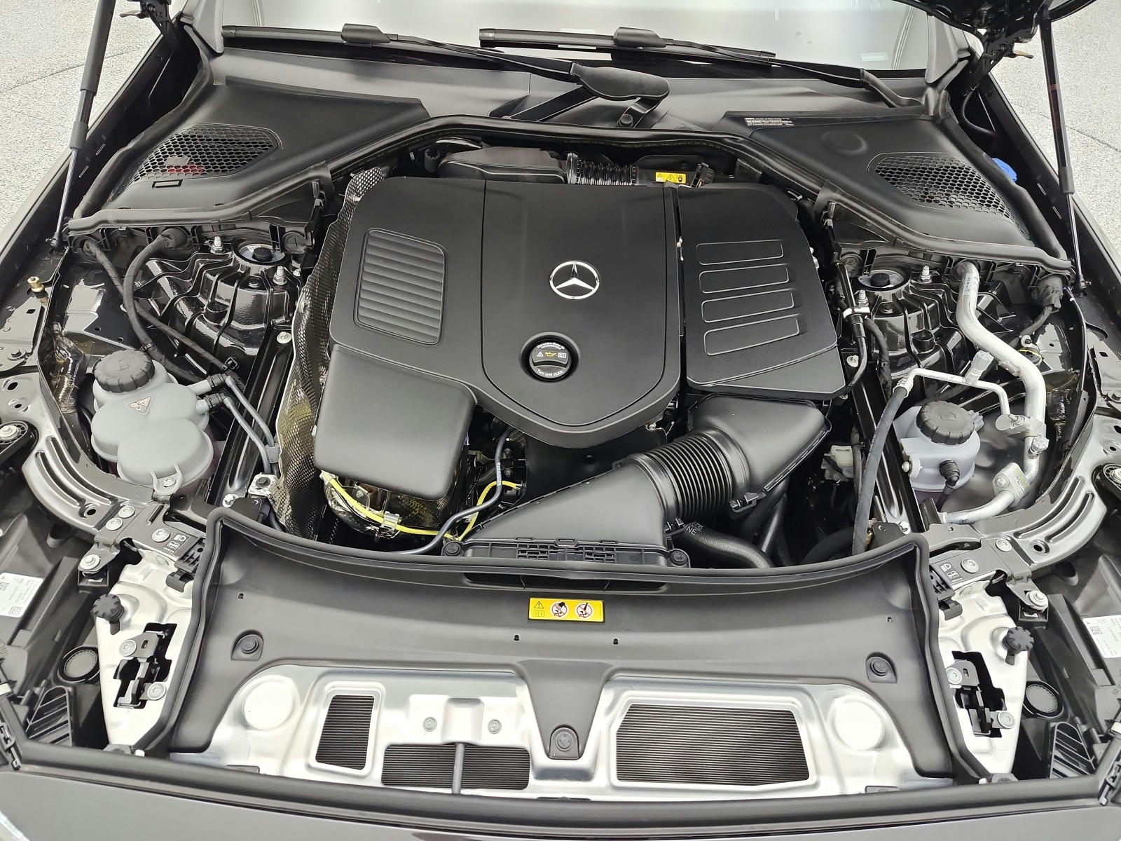 New 2026 Graphite Grey Metallic Mercedes-Benz E 350 RWD Sedan image 12