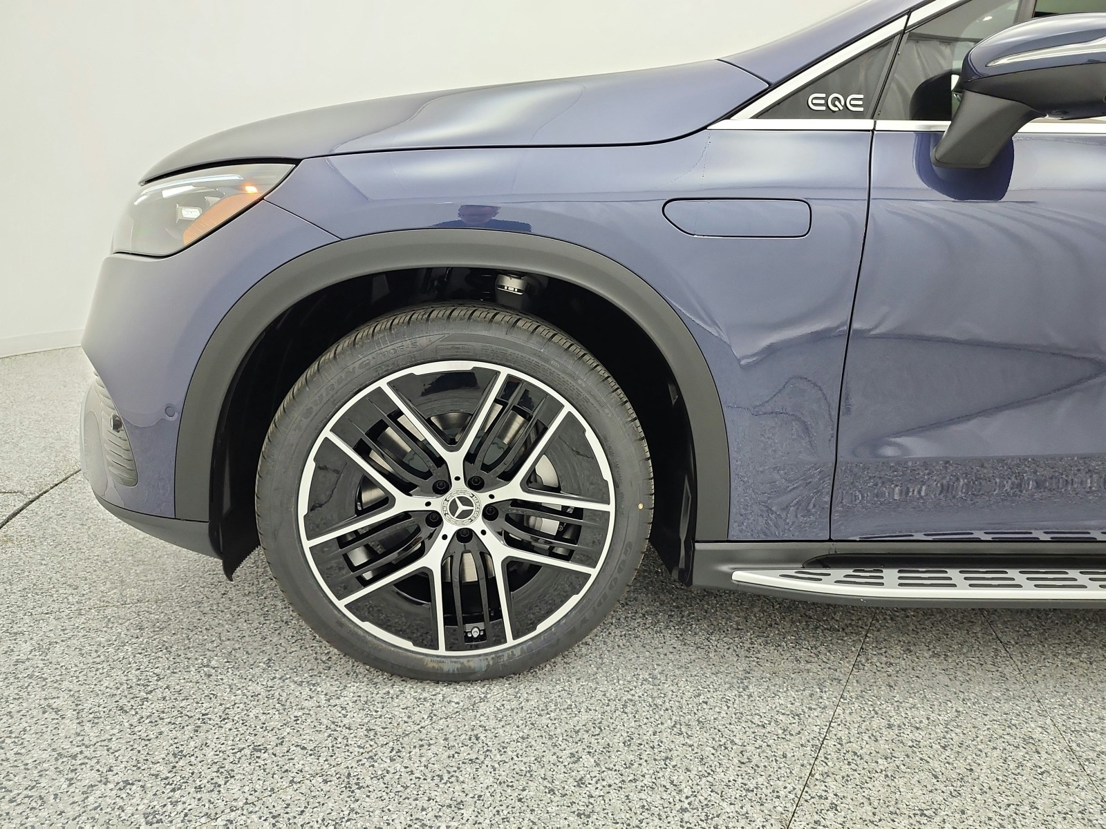 New 2027 Twilight Blue Metallic Mercedes-Benz EQE 320+ SUV image 12