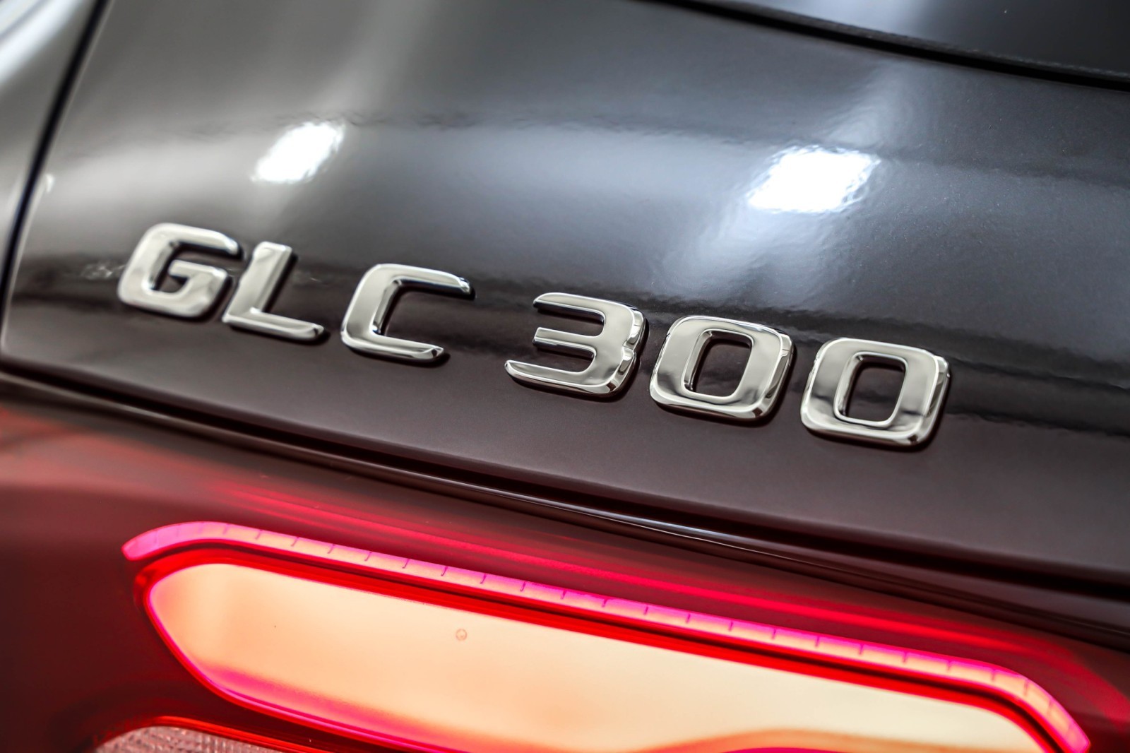 New 2026 Graphite Grey Metallic Mercedes-Benz GLC 300 image 9