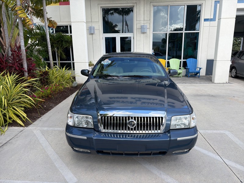 2007 Mercury Grand Marquis LS LOW MILES 52,599 1 OWNER in ,