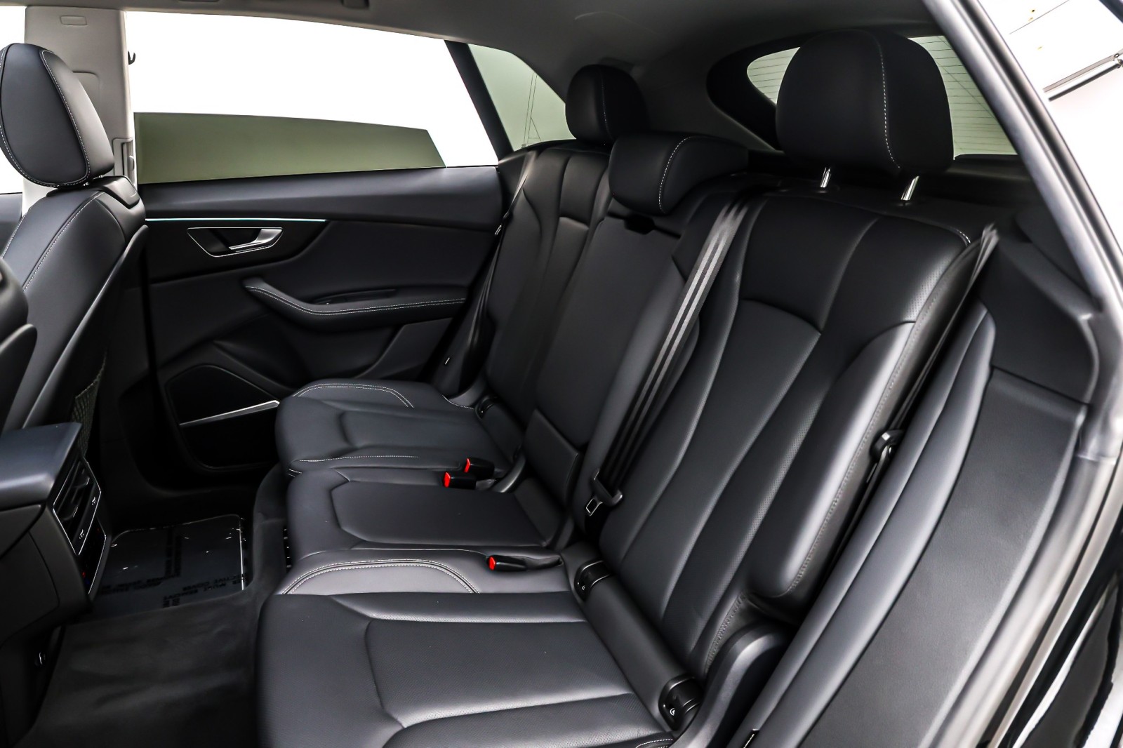 Used 2023 Mythos Black Metallic Audi Premium Plus 55 TFSI quattro image 9