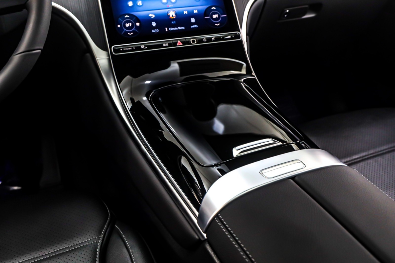 New 2026 Black Mercedes-Benz GLC 300 image 6