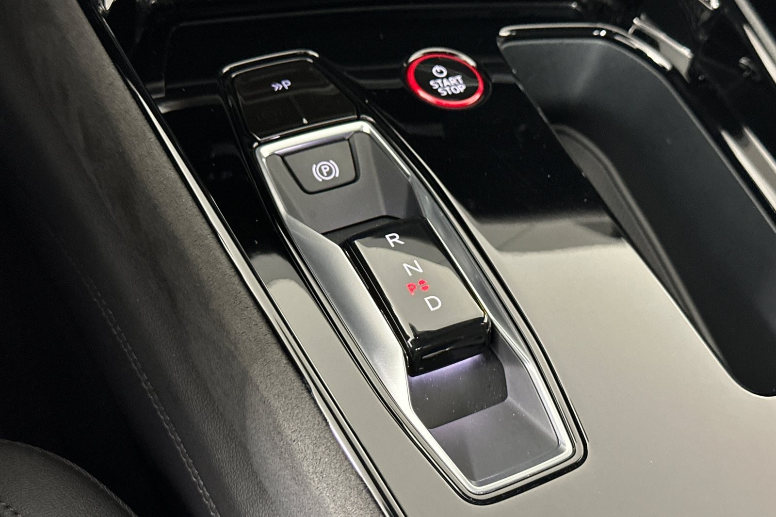 Certified Used 2024 Daytona Gray Pearl Effect Audi quattro image 20