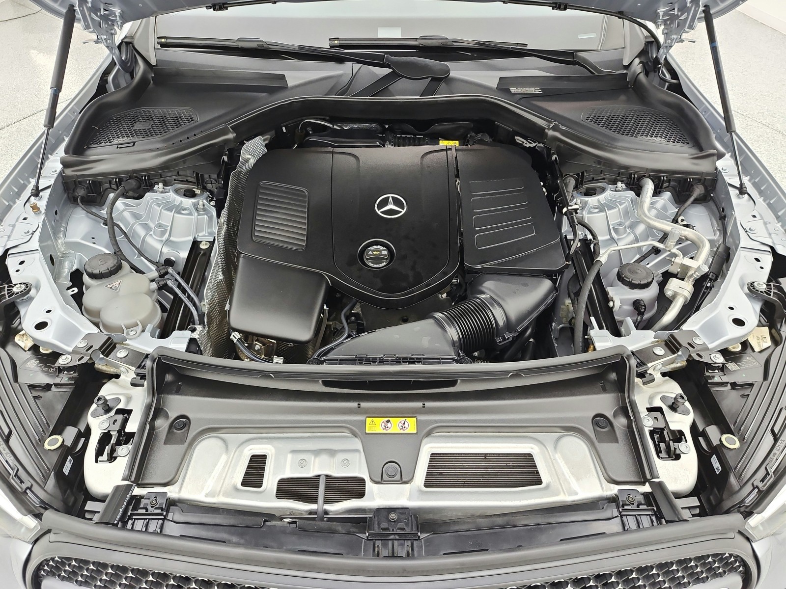 Used 2024 Cirrus Silver Metallic Mercedes-Benz GLC 300 4MATIC® Coupe image 16
