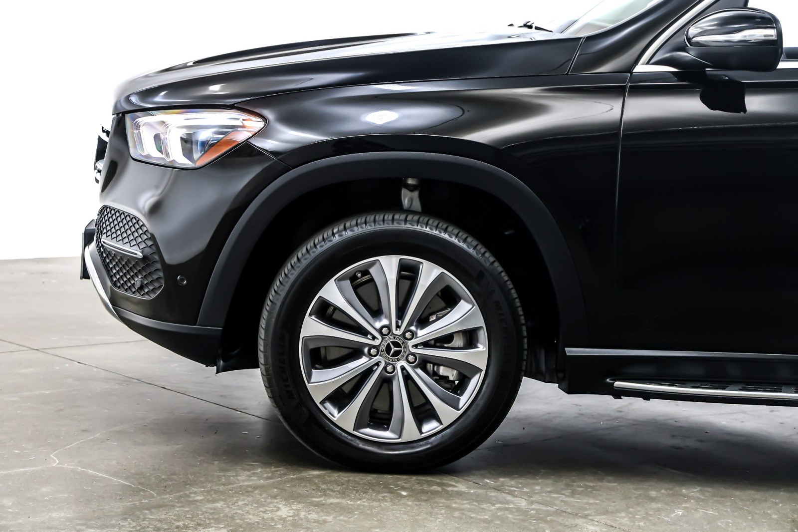 Certified Used 2023 Black Mercedes-Benz GLE 450 4MATIC® SUV image 19