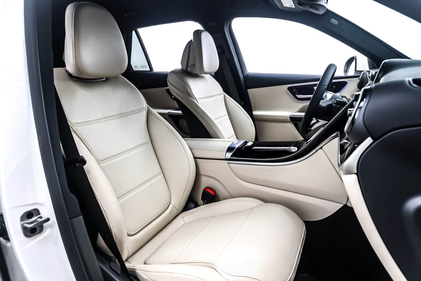 New 2026 Polar White Mercedes-Benz GLC 300 image 7