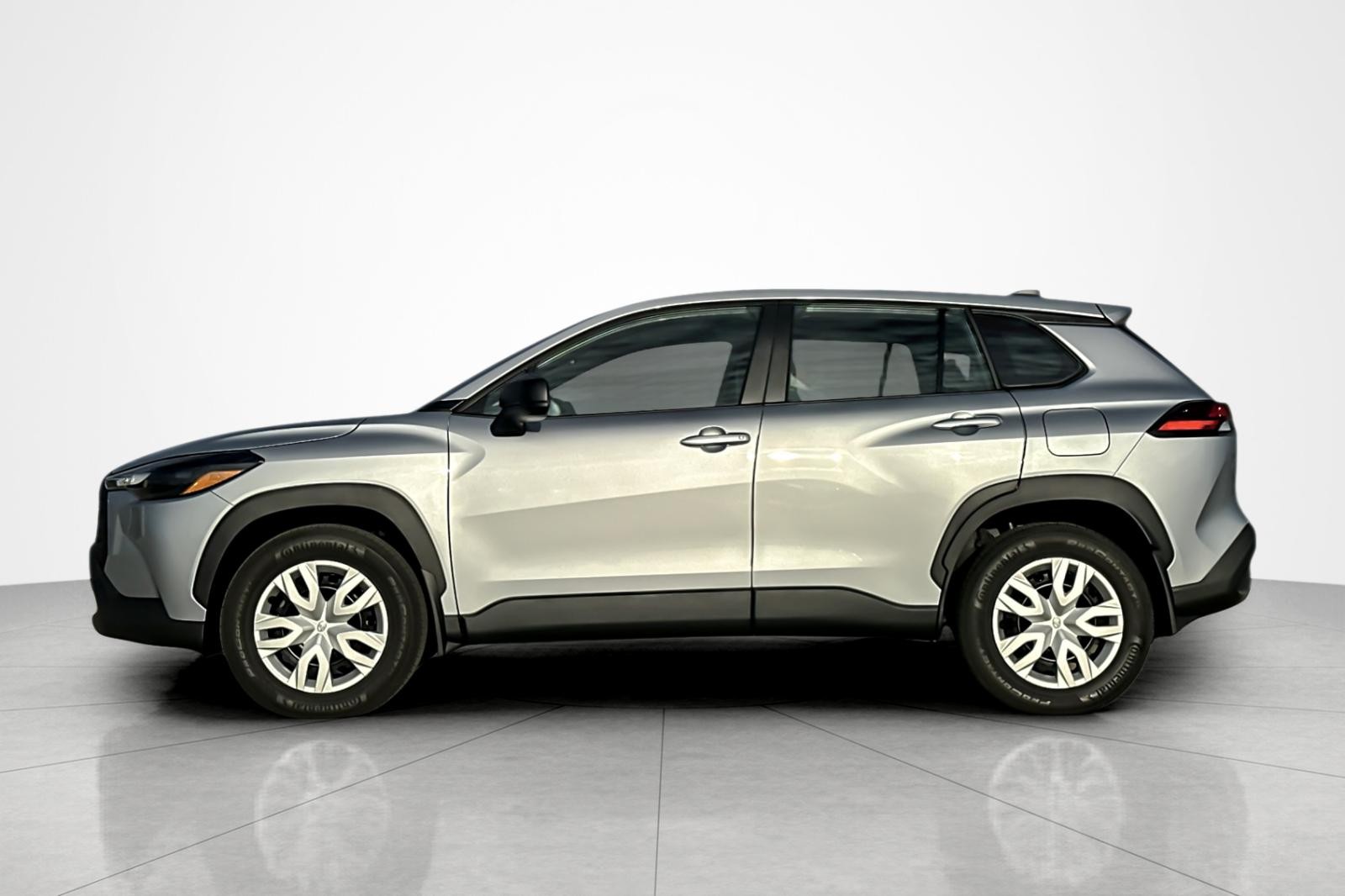 2026 Toyota Corolla Cross L photo 2