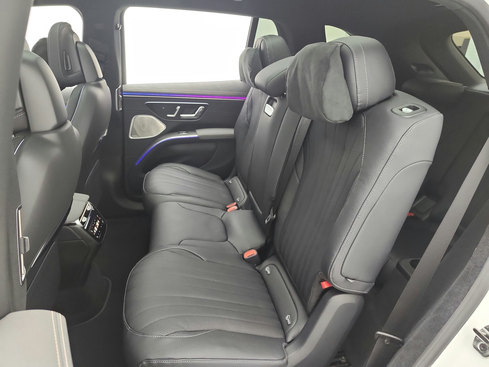 New 2026 Polar White Mercedes-Benz EQS 400 image 10