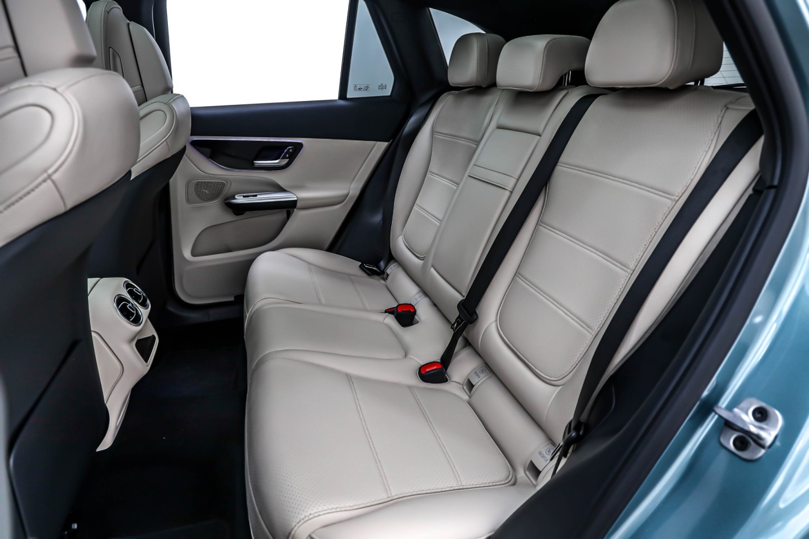 New 2026 Verde Silver Metallic Mercedes-Benz GLC 300 image 8