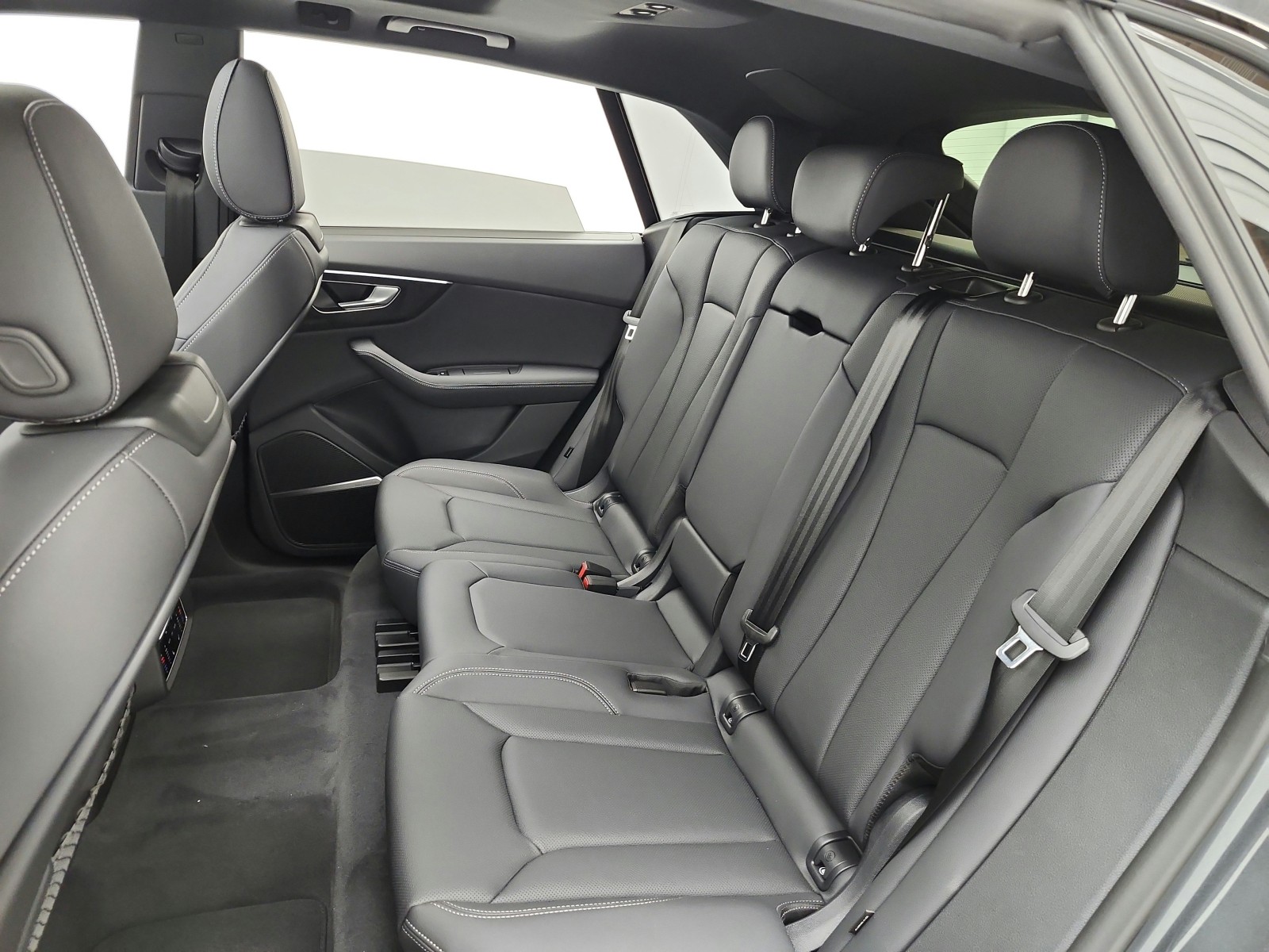 New 2026 Daytona Gray Pearl Effect Audi Premium Plus quattro image 11