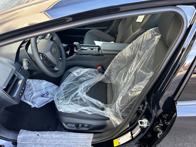 ToyotaPrius Plug-In Hybrid14