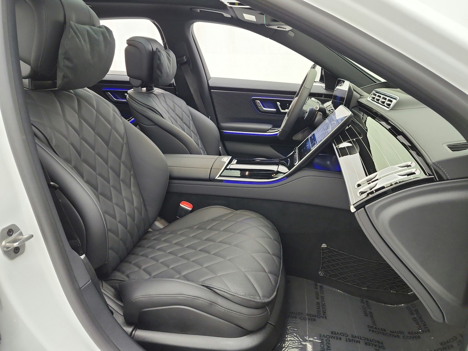 New 2026 MANUFAKTUR Moonlight White Metallic Mercedes-Benz S 580 image 15