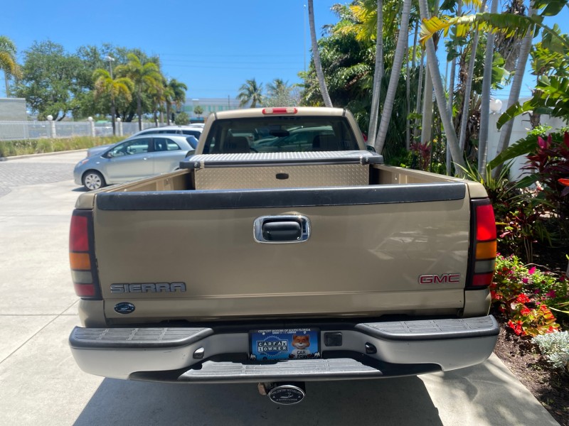 2005 GMC Sierra 1500 LOW MILES 83837 AC NO ACCIDENTS in ,