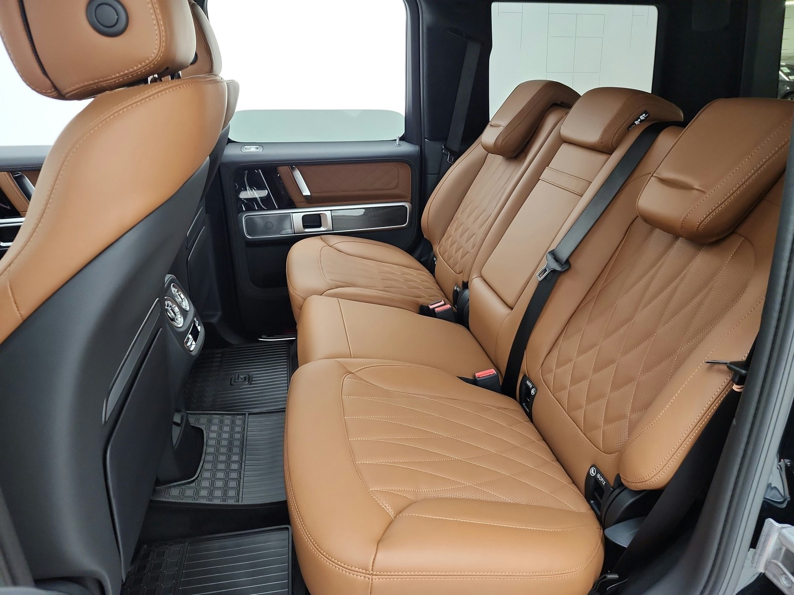 New 2027 Emerald Green Metallic Mercedes-Benz G 580e SUV image 11