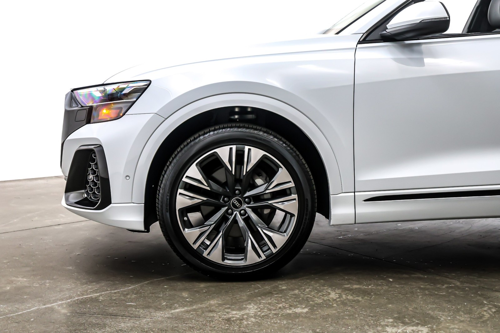 Used 2024 Glacier White Metallic Audi Premium Plus 55 TFSI quattro image 11