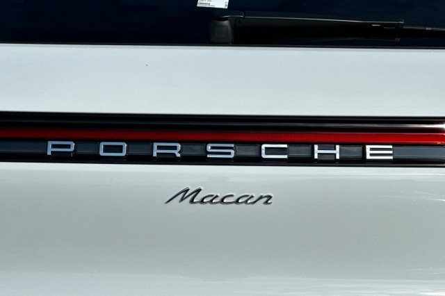 2024 Porsche Macan  27