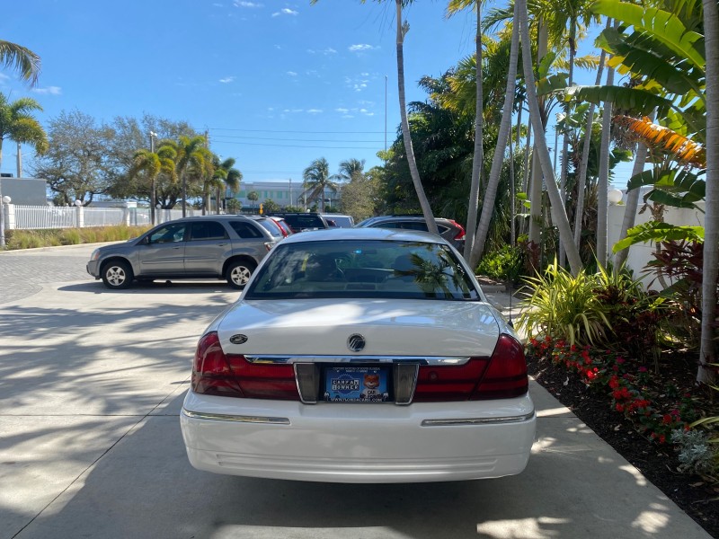 2005 Mercury Grand Marquis GS LOW MILES 49,348 in , 