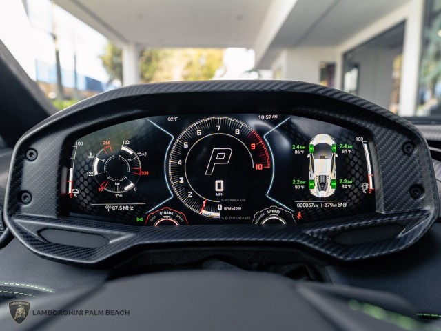 Lamborghini Revuelto