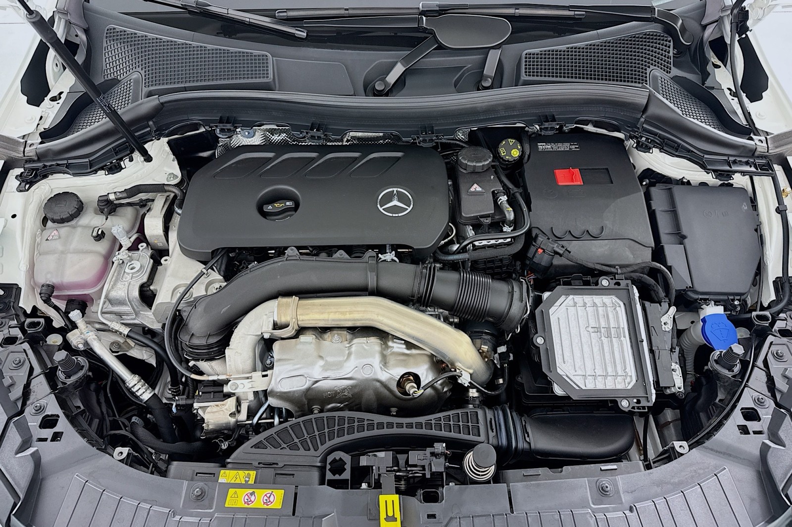 New 2026 Polar White Mercedes-Benz GLA 250 SUV image 10