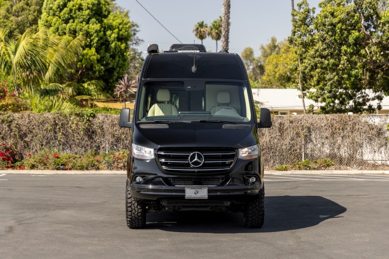 2019 Mercedes-Benz Sprinter 2500 Crew LUXURY RV Midwest Automotive Designs Daycruiser 144 4x4 in , 