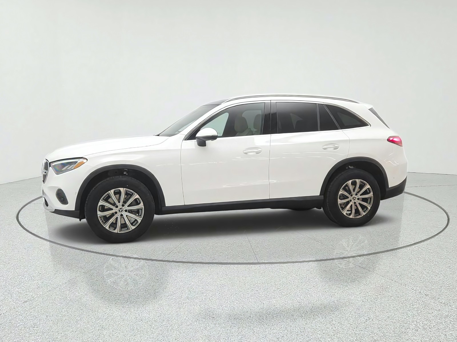 New 2027 Polar White Mercedes-Benz GLC 300 SUV image 8
