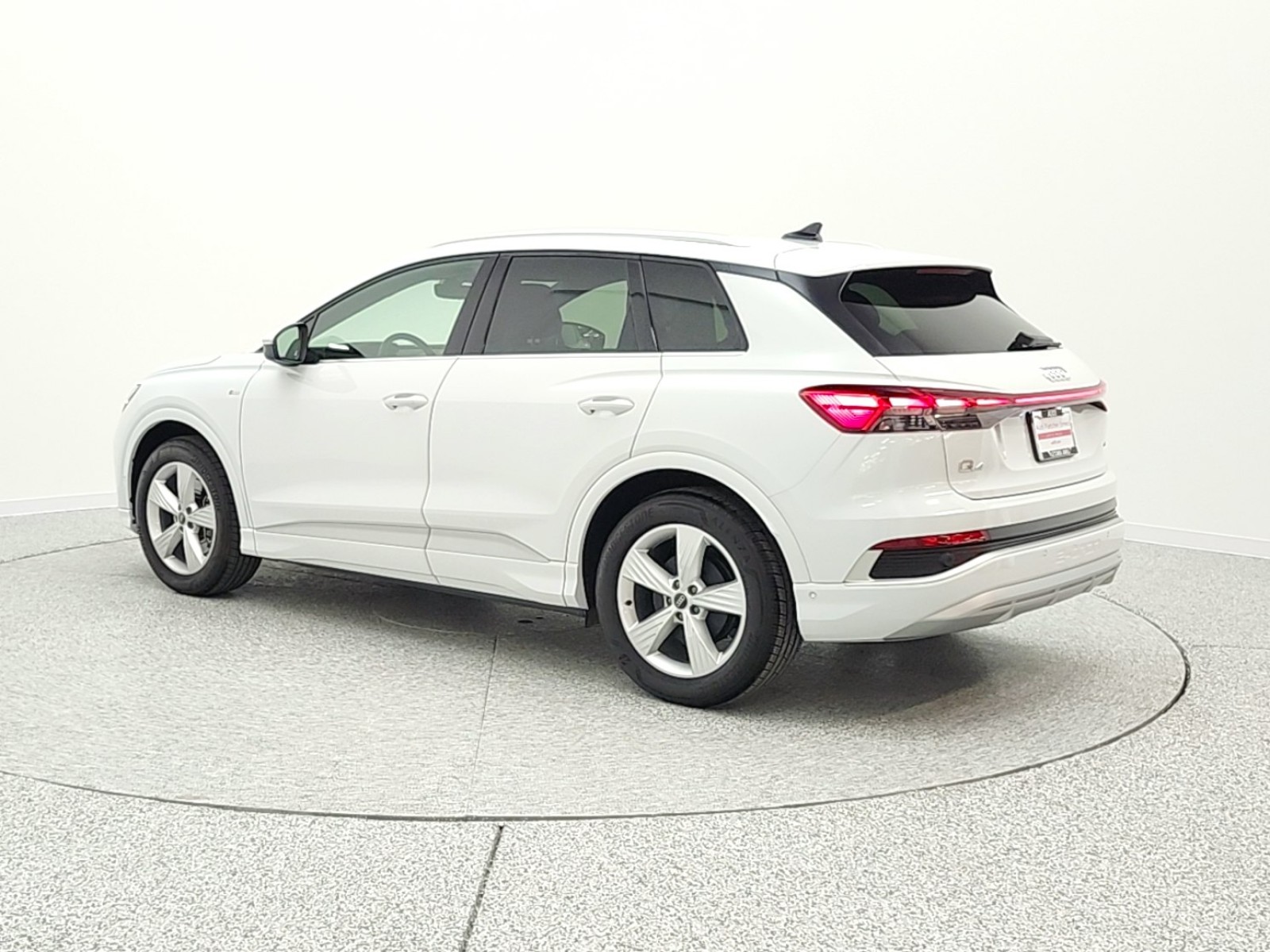 Used 2024 Glacier White Metallic Audi Premium Plus 55 quattro image 7