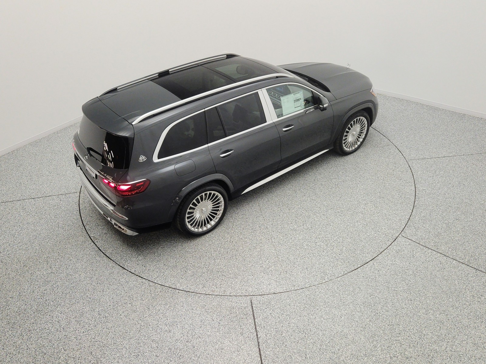 New 2026 MANUFAKTUR Signature Silicon Grey Mercedes-Benz Maybach GLS 600 4MATIC® SUV image 13
