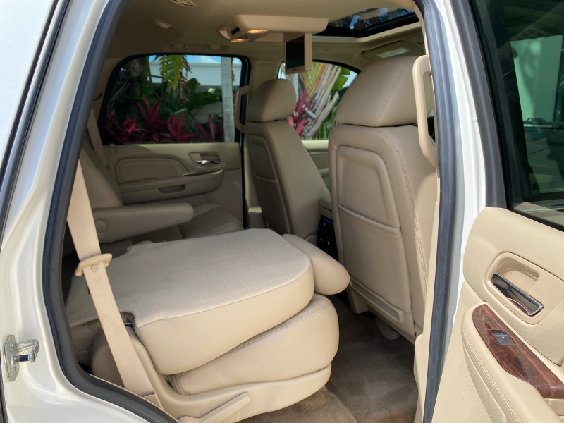 2010 Cadillac Escalade SUNROOF NAV Premium LOW MILES 66,933 in ,
