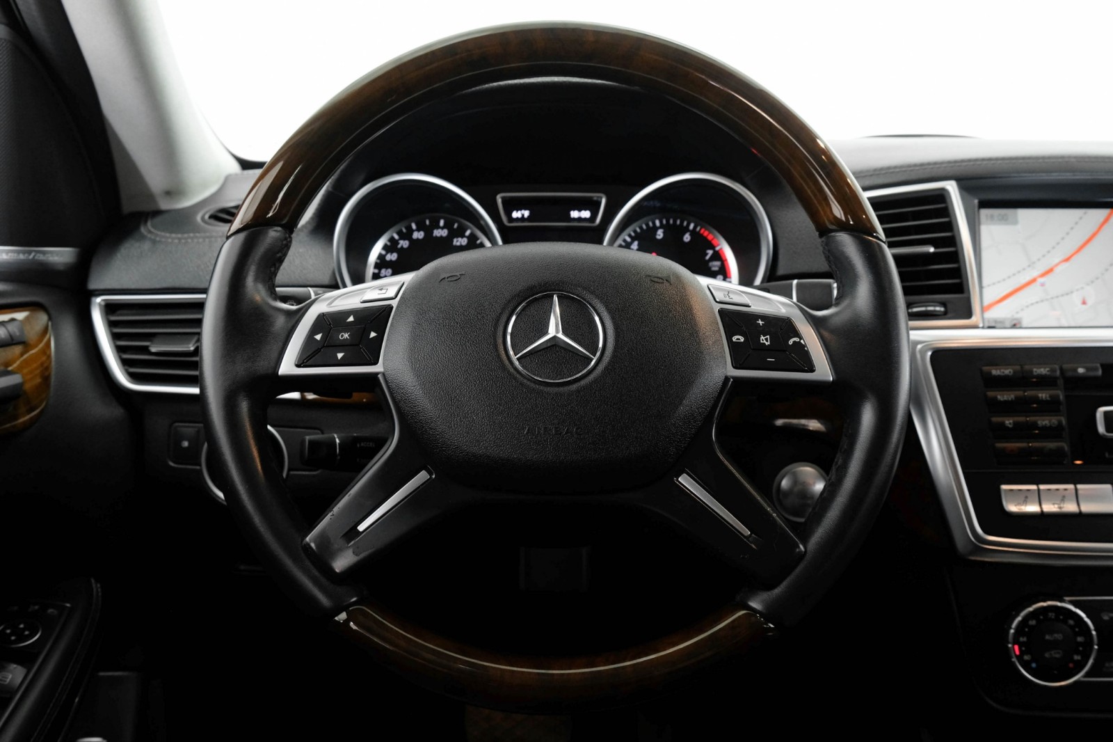 2014 Mercedes-Benz GL550 4MATIC BLIND SPOT ASSIST NAVIGATION SUNROOF LEATHE 17