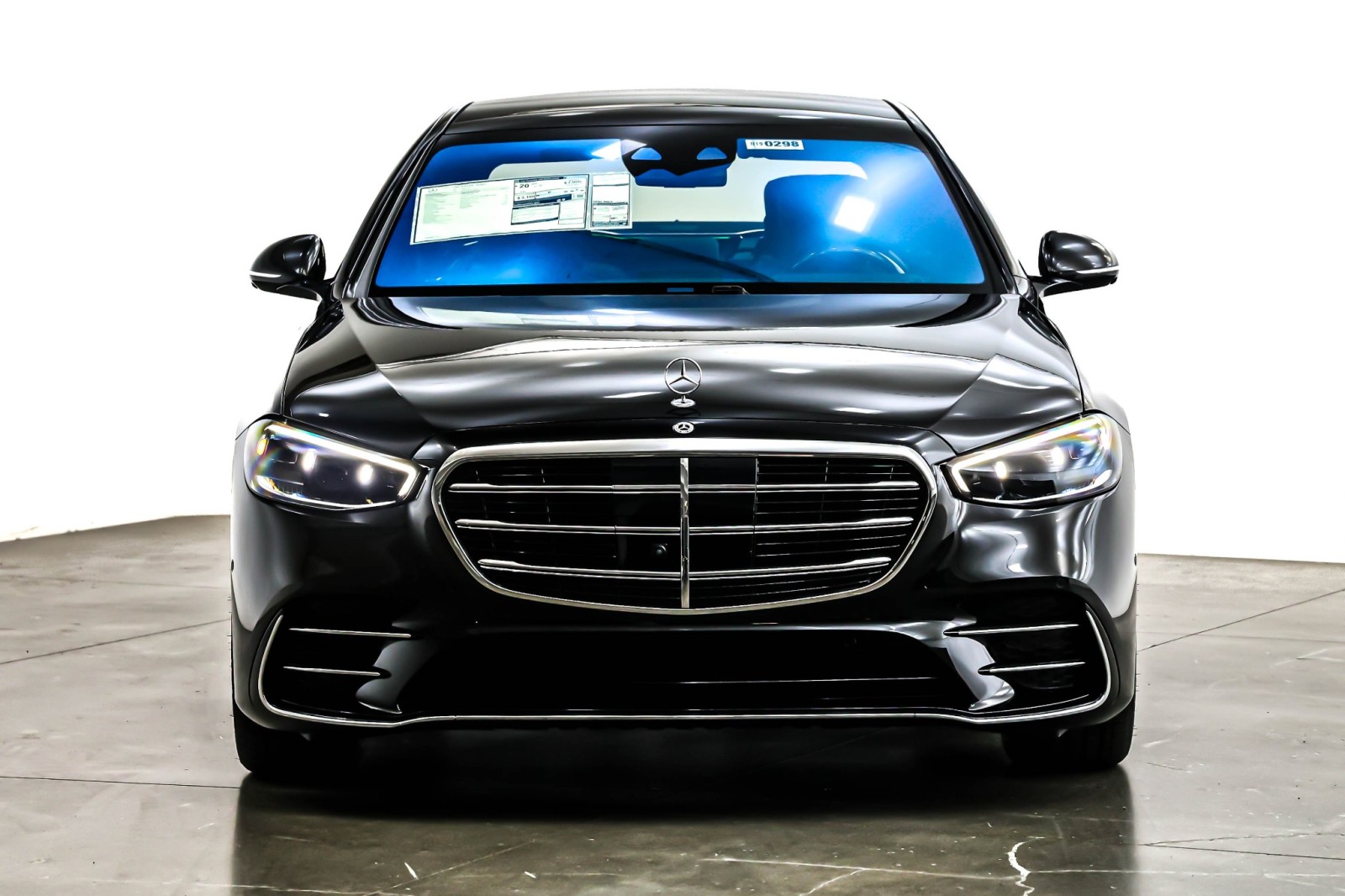 New 2026 Obsidian Black Metallic Mercedes-Benz S 580 image 2